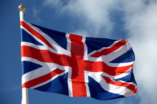 イギリス国旗の意味と歴史｜ユニオンジャックの色やデザインの裏側 