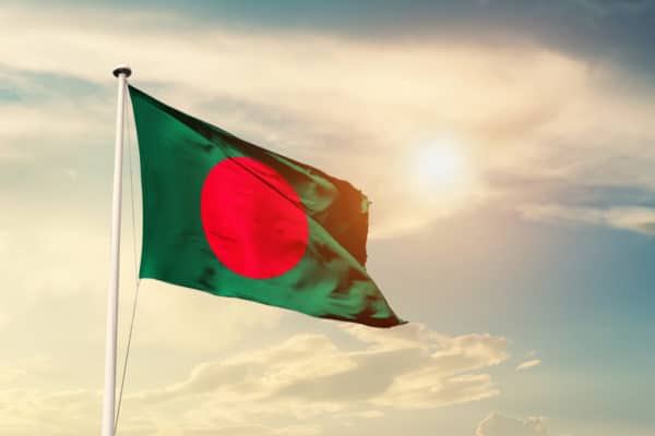 バングラデシュの国旗 日本国旗との関係から色の意味や歴史まで 世界雑学ノート